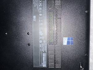 Ноутбук HP (6 фото из 6)