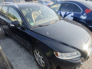 VOLVO V50 на запчасти (2 фото из 5)