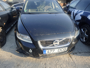 VOLVO V50 на запчасти (3 фото из 5)