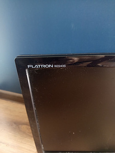 LG Flatron W2243S 22" Widescreen LCD Monitor 1080p HD (3 foto / 5)