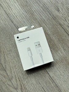 Apple Lightning USB кабель (1 фото из 1)
