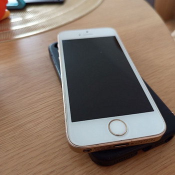 Apple iPhone SE 16GB Gold (MLXM2EL/A)