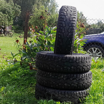 Продам шипованные шины