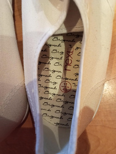 Meeste ketsid Briti firmalt "NEXT" (3 foto / 4)