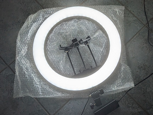 LED RING LIGHT 46 CM, 18” (5 фото из 5)