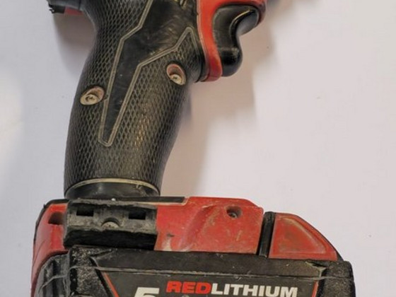 Akutrell Milwaukee M18 ilma mudel + Aku 5,0h