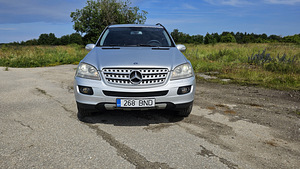 Mercedes benz ml 320 (1 foto / 14)