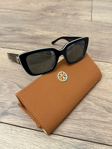 Очки Tory Burch (3 фото из 3)