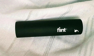 Ролик для чистки одежды Flint, который помещается в сумочку (2 фото из 2)