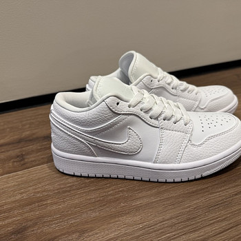 Air Jordan 1 low triple white