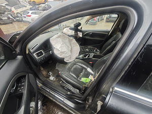 VOLVO S80 varuosadeks (2 foto / 5)