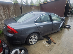 VOLVO S80 varuosadeks (5 foto / 5)