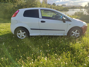 FIAT PUNTO 2010 (1 фото из 8)