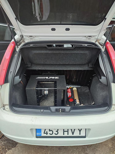 FIAT PUNTO 2010 (3 фото из 8)