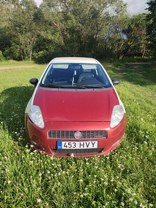 FIAT PUNTO 2010 (4 фото из 8)