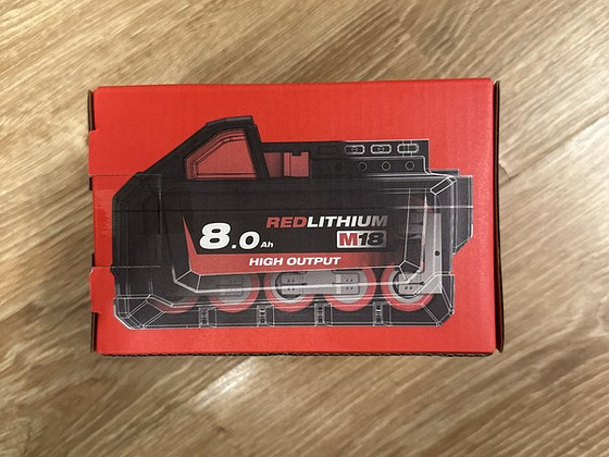 Аккумулятор «Milwaukee Redlithium High Output»