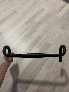 Maanteeratta lenks 44 cm, alumiinium (2 foto / 2)