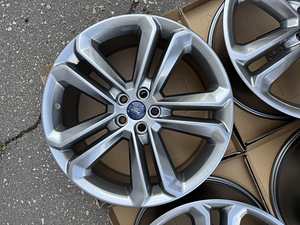 20" оригинальные диски Ford 5x108 + датчики (1 фото из 8)