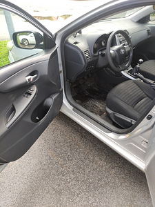 Toyota Corolla (4 фото из 5)