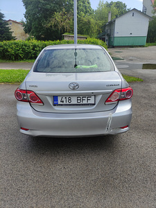 Toyota Corolla (5 фото из 5)