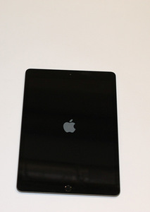 Планшет Apple IPad (8 gen) 32GB + чехол (4 фото из 7)
