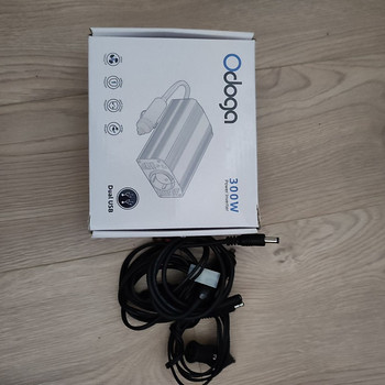 Auto pistikupesa USB-portidega.