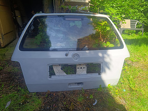 Volkswagen golf 4 Tagaluuk (1 foto / 2)