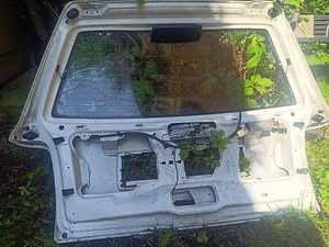 Volkswagen golf 4 Tagaluuk (2 foto / 2)