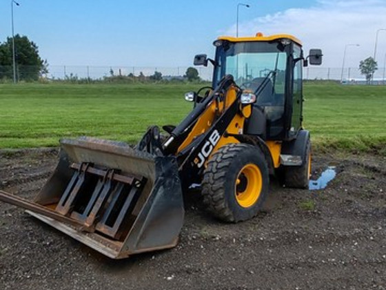 JCB 406