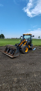 JCB 406 (1 фото из 3)