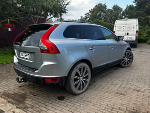 Volvo XC60, 2009 г (3 фото из 11)