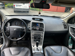 Volvo XC60, 2009 г (9 фото из 11)