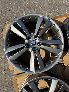 20" Jaguar originaalveljed 5x108 + andurid (1 foto / 8)