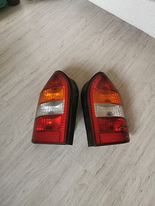 Задние фары Opel Zafira (1 фото из 3)