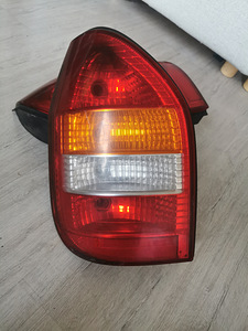 Задние фары Opel Zafira (2 фото из 3)