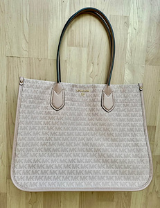 Kott Michael Kors (1 foto / 7)