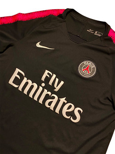 Football Jersey Nike Paris Saint Germain (2 foto / 6)