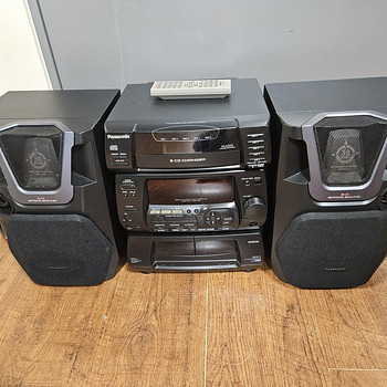 Panasonic SA CH74 ja SB-AK40 HiFi keskus