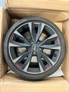 Audi A3 S3 A3 8Y диски+шины R18 (1 фото из 9)