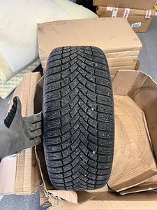 Audi A3 S3 A3 8Y диски+шины R18 (5 фото из 9)