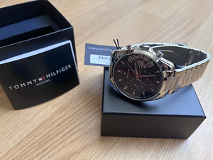 Мужские часы Tommy Hilfiger (4 фото из 4)