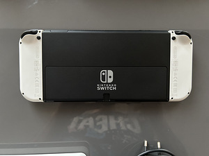 Müün Nintendo Switch OLED-i/ Продаю Nintendo Switch OLED (3 фото из 3)