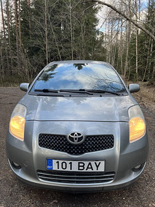 Toyota Yaris 1.3 64kW (1 foto / 8)