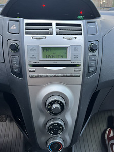 Toyota Yaris 1.3 64kW (7 foto / 8)