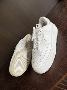 Кроссовки Nike, мало ношенные, EU 40 (2 фото из 4)