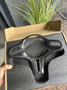 BMW carbon fiber steering cover (2 foto / 2)