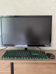 Only monitor with keyboard (1 foto / 4)