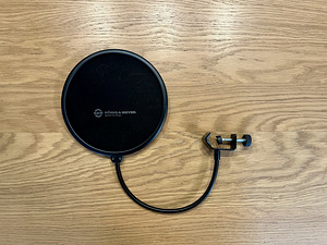 AKG P120 kondensaatormikrofon + statiiv ja popkiller (4 foto / 5)