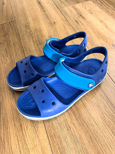 Crocs sandaalid s. 35 (1 foto / 2)