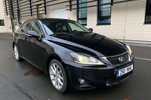 Lexus IS250 2012 (6 фото из 9)